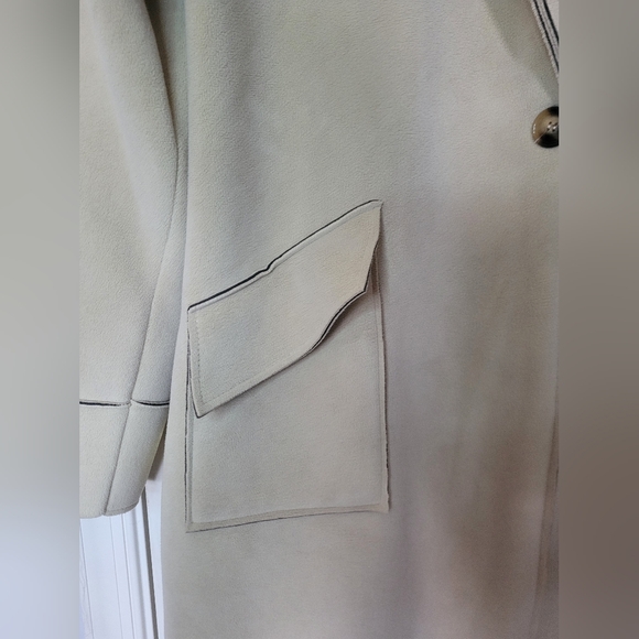 ASTRID Cream Long Coat. NWT Sz XL - Picture 3 of 6
